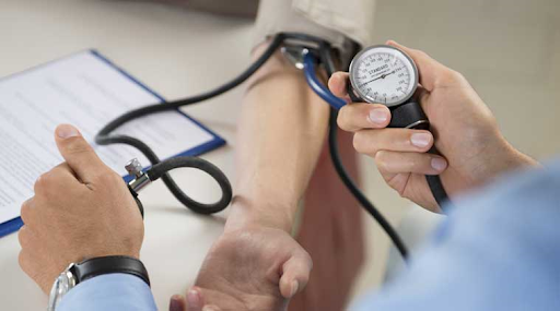 Máy đo huyết áp cơ là gì ? cách đo huyết áp bằng máy cơ