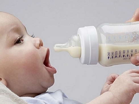 Kinh nghiệm hay khi mua bình sữa cho trẻ sơ sinh